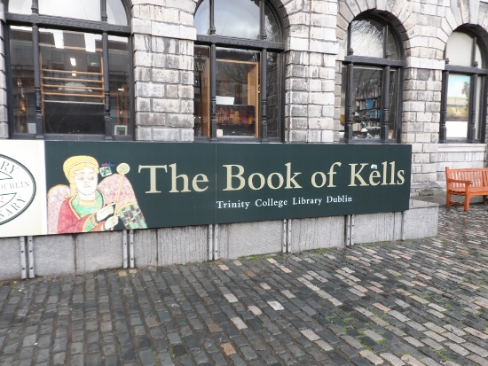Trinity-College-Tour-Book-of-Kells.jpg