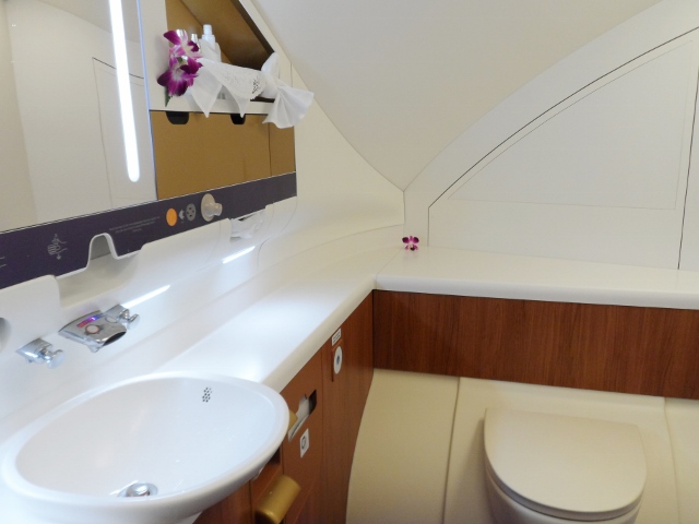 Thai Airways First Class A380 bathroom a