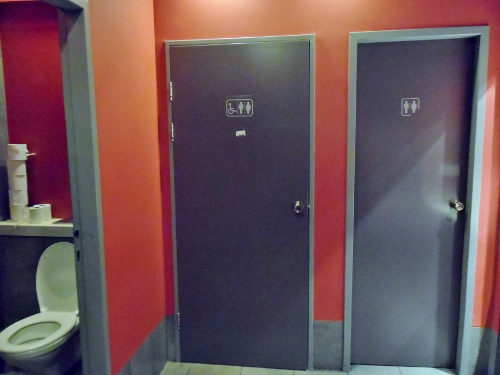 Tel Aviv Airport Dan Lounge Bathrooms
