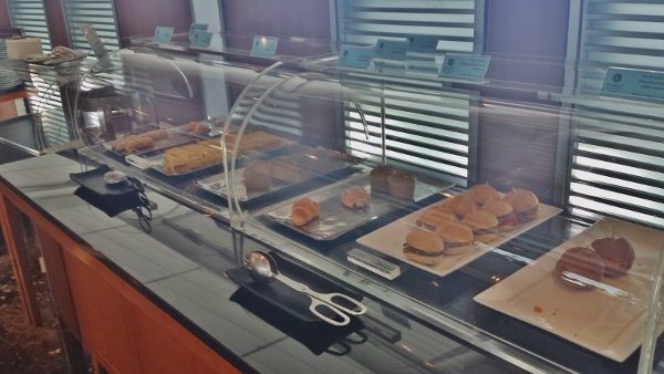 Korean Airlines First Class Lounge ICN sandwiches