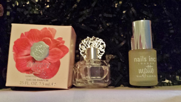 Glossybox October 2014 vince camuto amore parfum nails inc matte