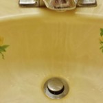 a sink with a flower design