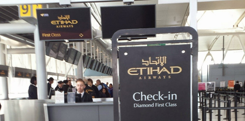 Etihad First Class Checkin & the Wingtips Lounge JFK