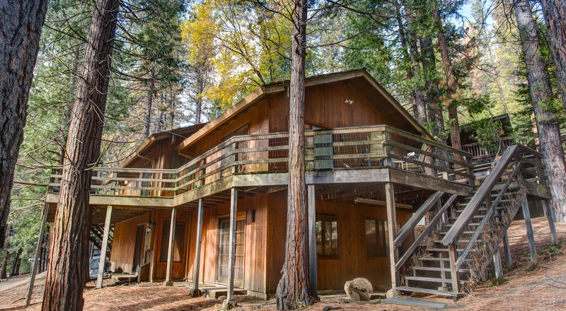 Giveaway: 2 Nights at a Luxury Cabin in Yosemite