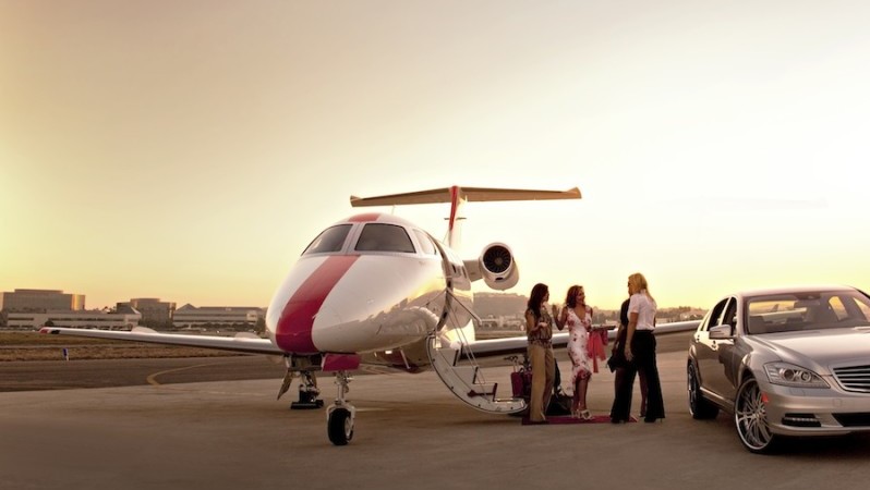 Win a Seat On the Inaugural JetSuiteX Flight!