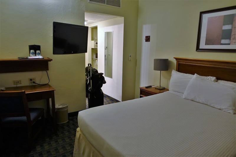 San Juan Airport Hotel Review queen room alt view