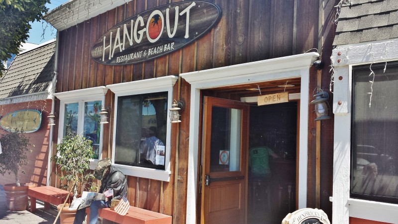 the hangout bar & grill seal beach restaurants front