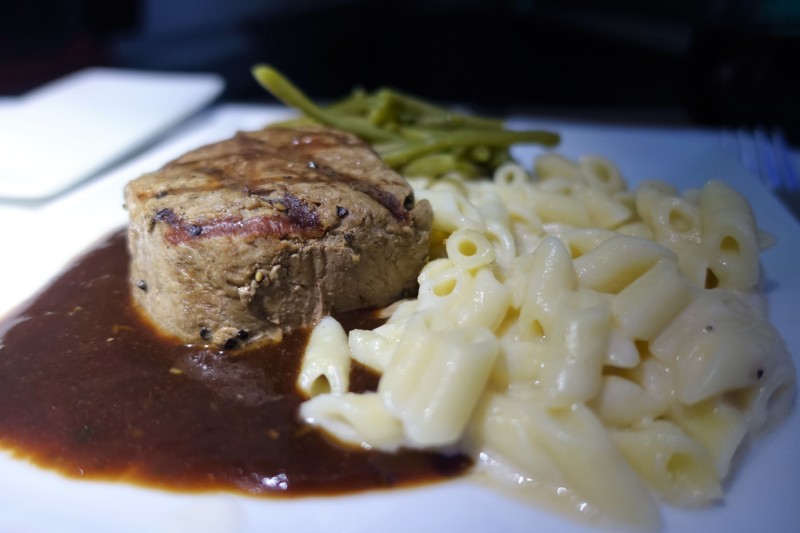 american airlines business class 787 ord-nrt beef filet mac and cheese