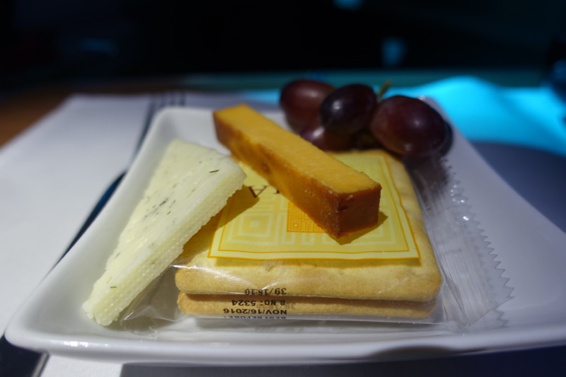 american airlines business class 787 ord-nrt cheese plate