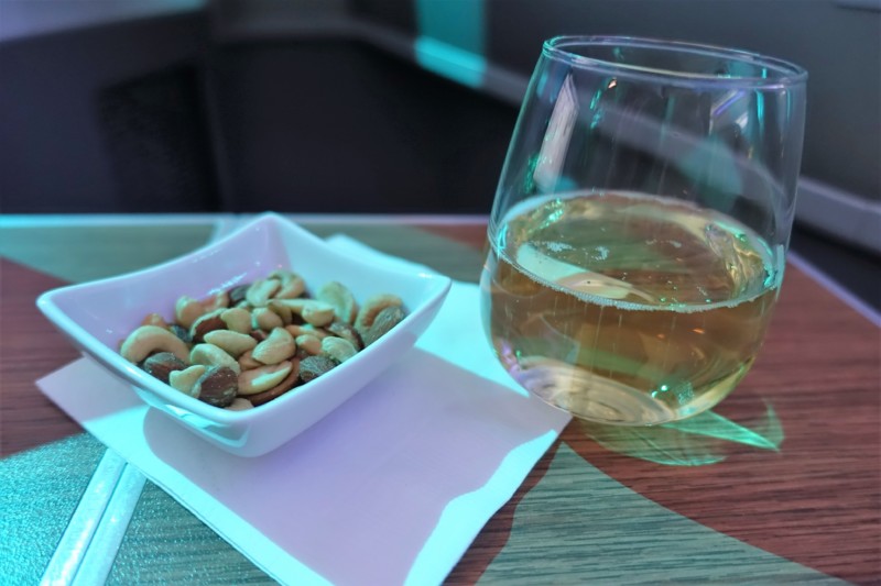 american airlines business class 787 ord-nrt warm nuts