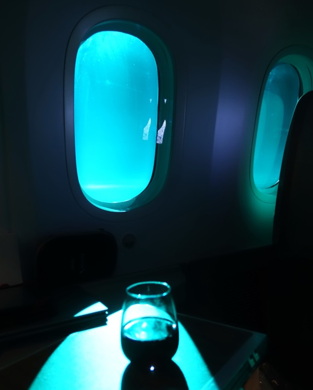 american airlines business class 787 ord-nrt window lighting