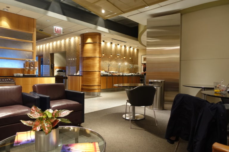 Weekend in Bangkok: AA Flagship Lounge Chicago Review