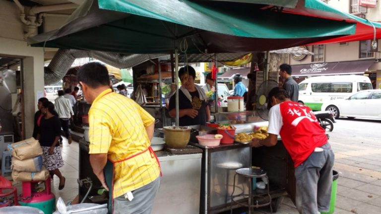 Food Stall Earns Michelin Star, Pizza ATM is a Thing & More