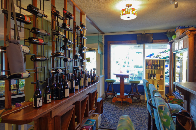 topsail-beach-nc-quartermoon-bookstore-wine-bar