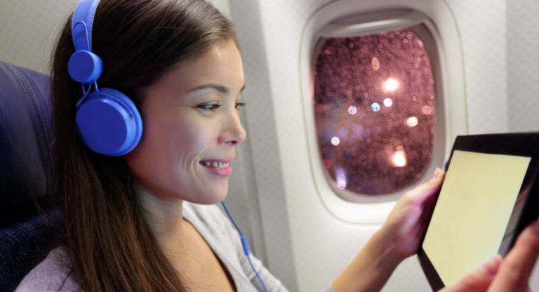 Holiday Travel Tip: Save $$ By Purchasing In-Flight WiFi in Advance