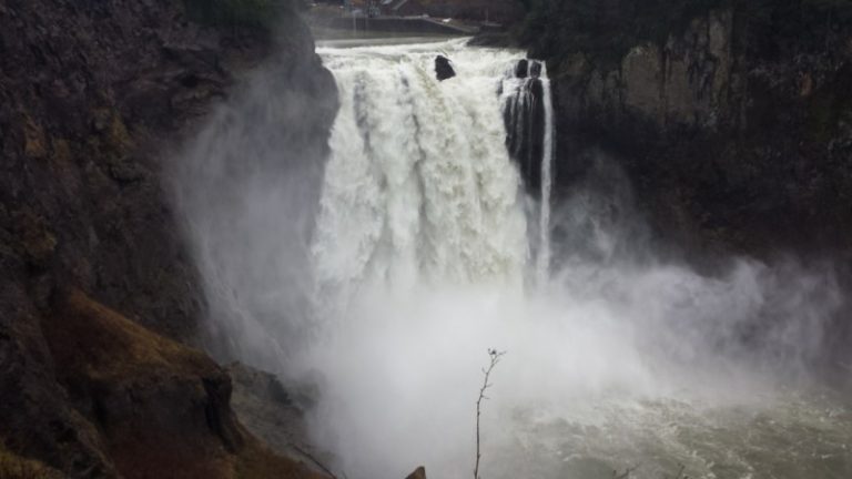 Visiting Seattle? Snoqualmie Falls is Worth the Trek